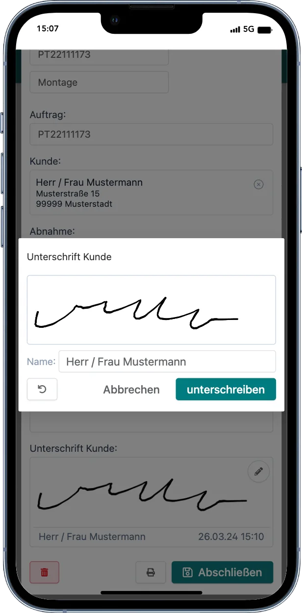 Smartphone mit digitaler Kundenunterschrift im Auftragsformular